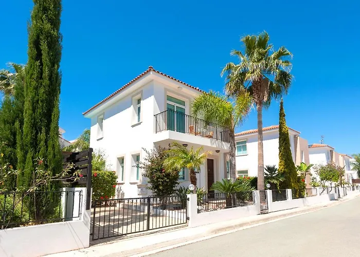 Natalie פרוטאראס